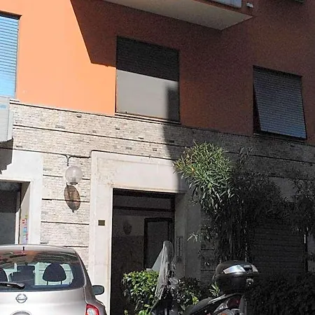 Di Fronte Alla Cupola