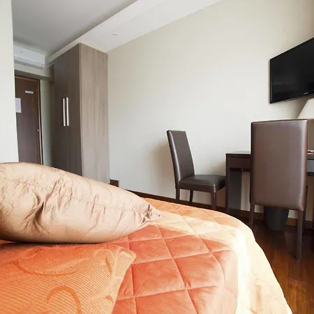 Di Fronte Alla Cupola Bed & Breakfast Rome